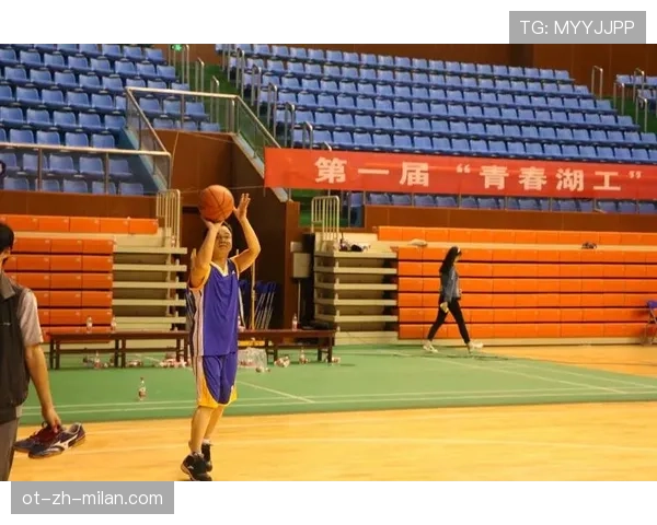 全面解析篮球比赛中换人规则的具体流程与次数限制细节